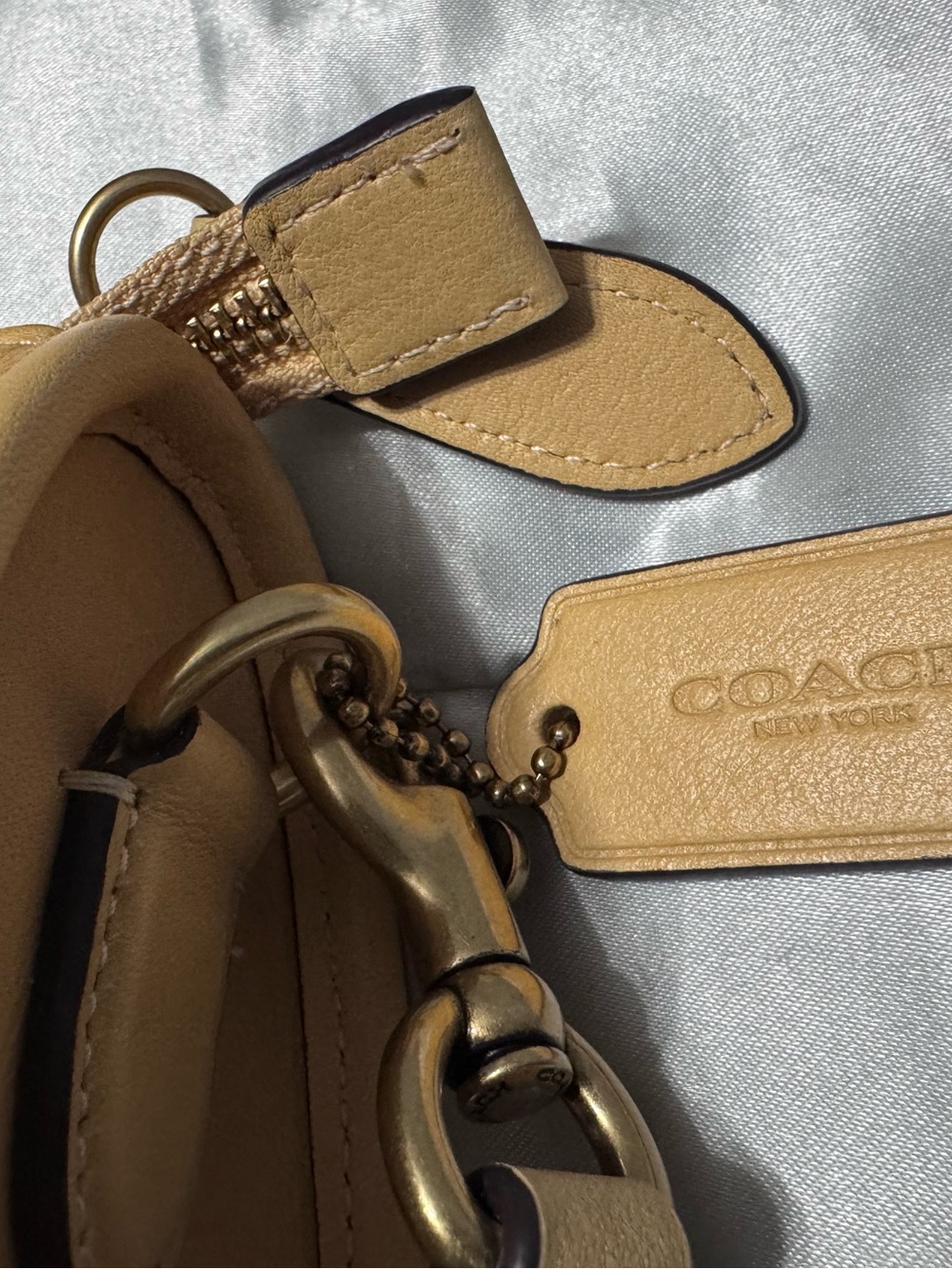 Coach Pale Yellow Leather Shoulder Bag with Gold Hardware - Picture 7 of 7